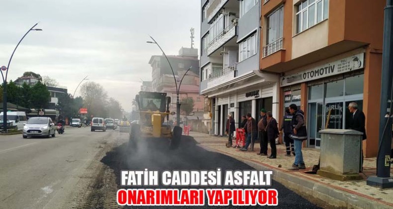 Fatih Caddesi asfalt onarımları yapılıyor