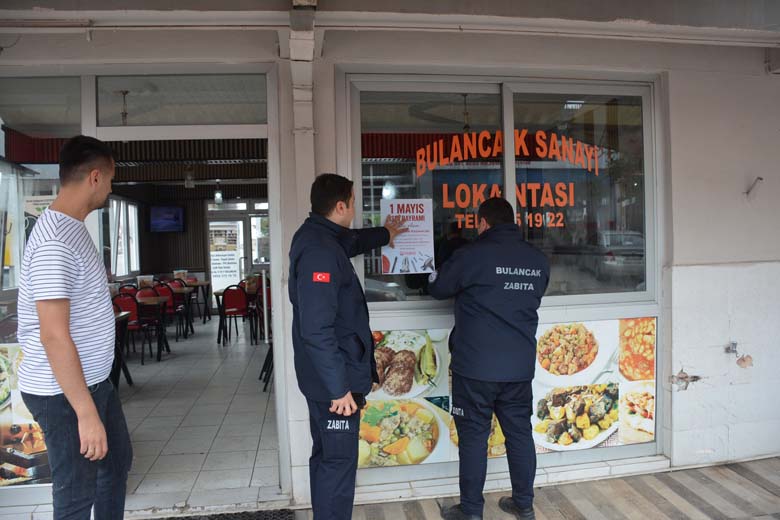 1 Mayıs’ta Lokantalarda Ücretsiz Yemek İkram Etti
