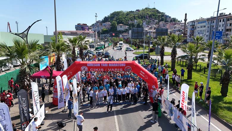 8. Giresun Yarı Maratonu koşuldu.