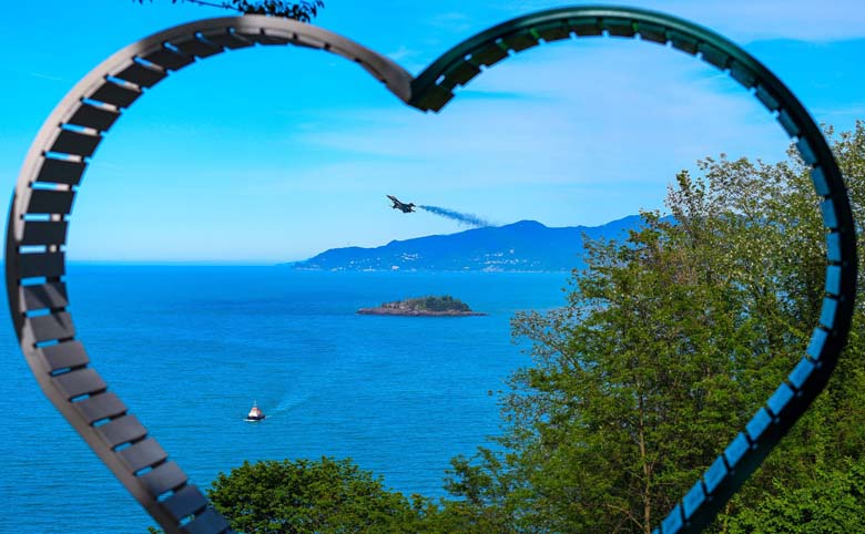 Giresun Semalarında SOLOTÜRK Rüzgarı Esti!