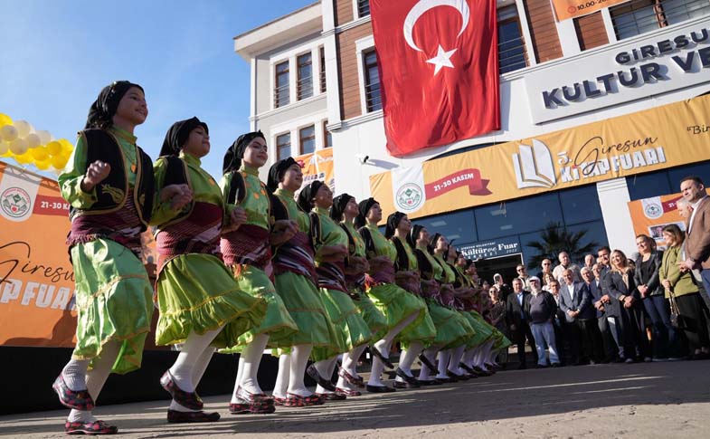 Giresun Kitap Fuarı Görkemli Bir Şekilde Açıldı