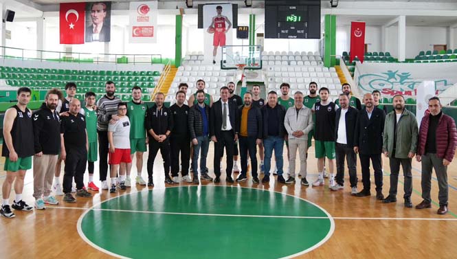 Köse Maç Öncesi Kerasusspor Antrenmanını Ziyaret Etti