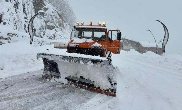 1,5 Metreyi Aşan Kar Aydındere’de Hayatı Olumsuz Etkiliyor