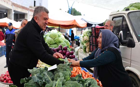 Başkan Sıbıç Ramazan Öncesi Salı Pazarını Ziyaret Etti