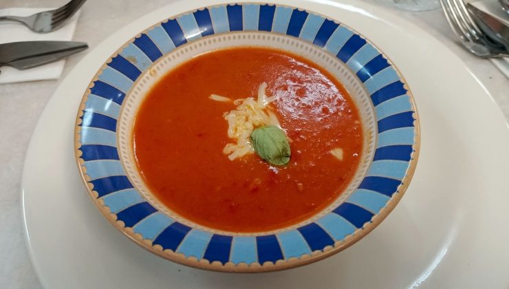 Közlenmiş Domates Çorbası