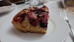 Orman Meyveli Labne Kremalı Kek