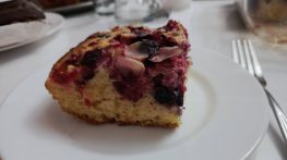 Orman Meyveli Labne Kremalı Kek