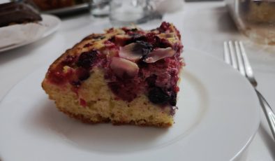 Orman Meyveli Labne Kremalı Kek