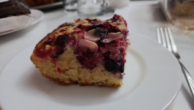 Orman Meyveli Labne Kremalı Kek