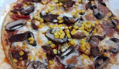 Mantarlı ve Mısırlı Ton Balıklı Pizza Tarifi