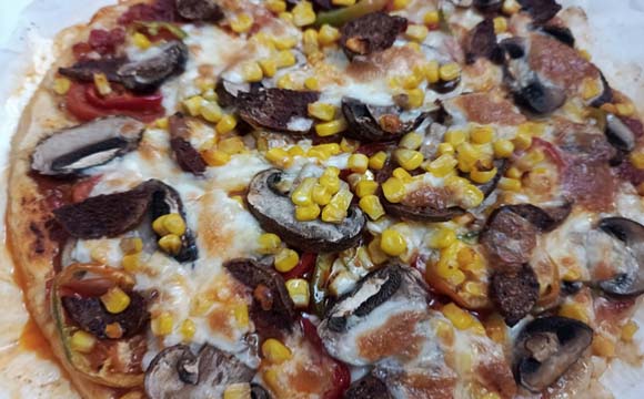 Mantarlı ve Mısırlı Ton Balıklı Pizza Tarifi