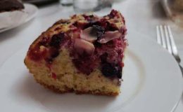 Orman Meyveli Labne Kremalı Kek