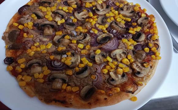 Ton Balıklı Pizza Tarifi